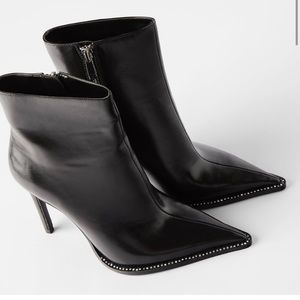 Black pointy toe Zara bootie